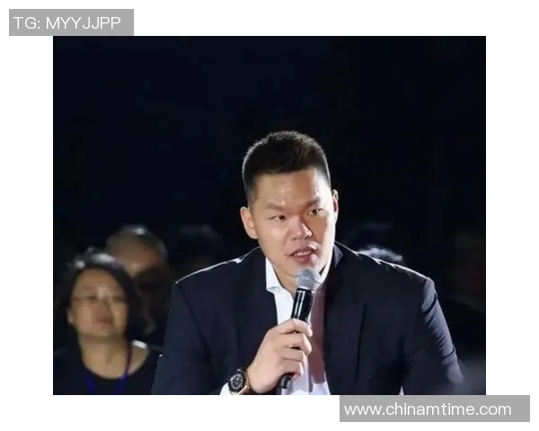 广东男篮官方入队典礼：朱芳雨给新援发球衣 崔永熙暴扣焦泊乔缺席